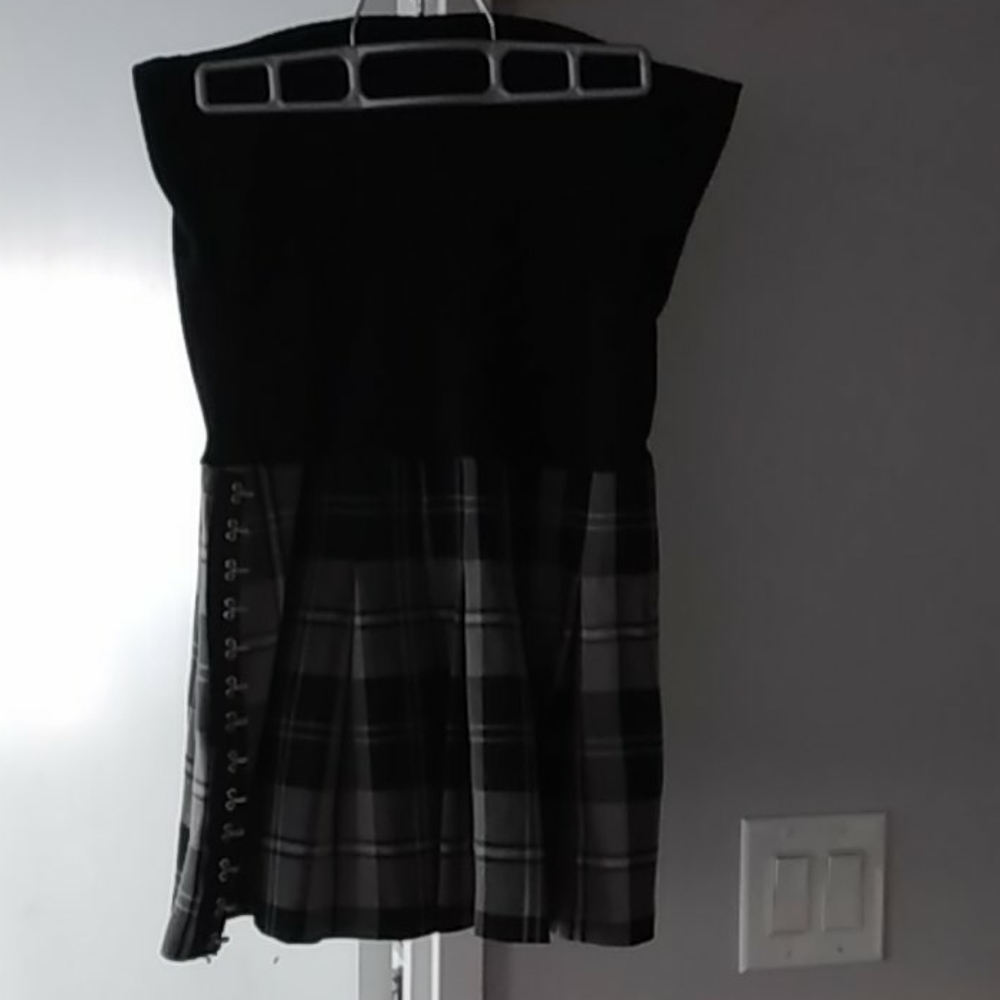 Pleated skirt never worn